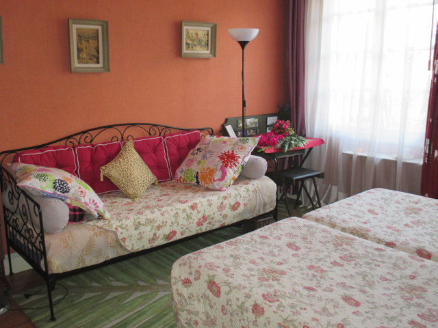 Le Cottage (en Essonne) : La chambre d'hôtes rose - Les mésanges