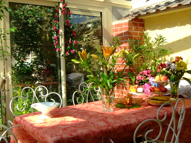 Le cottage : La véranda au printemps près de Paris et Versailles en Essonne